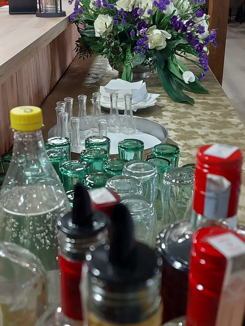 Pripremljene čaše i piće